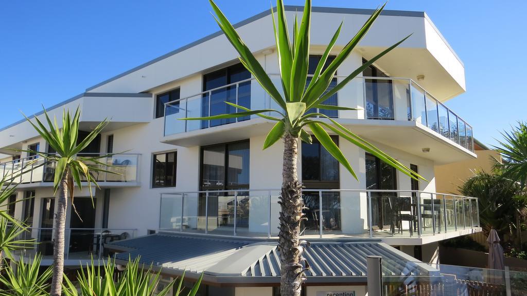 Bayview Beachfront Apartments, In Town Right On The Beach Byron Bay Exterior photo