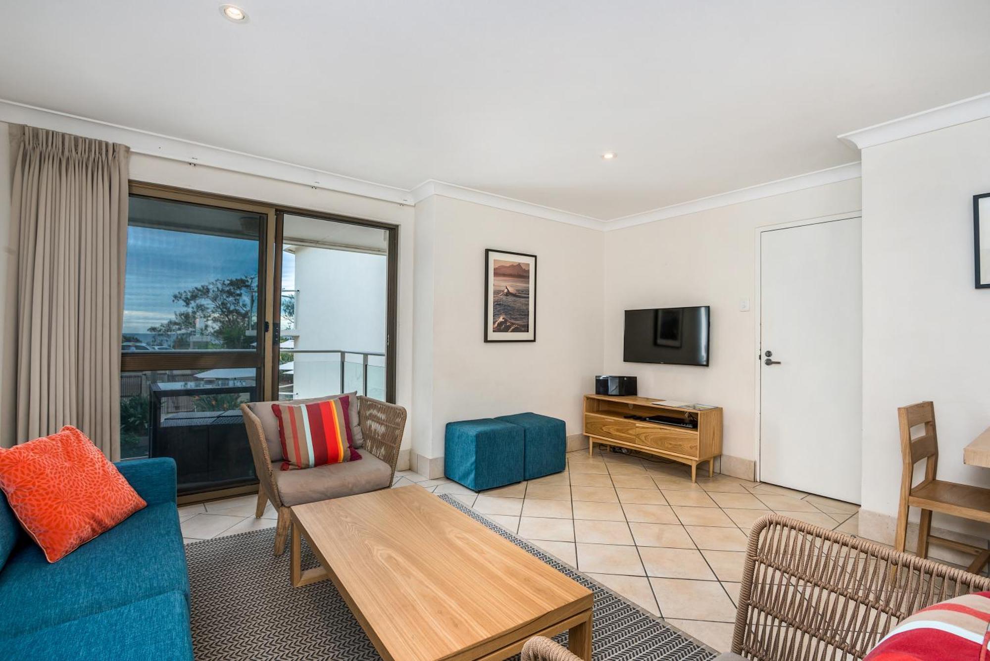 Bayview Beachfront Apartments, In Town Right On The Beach Byron Bay Room photo