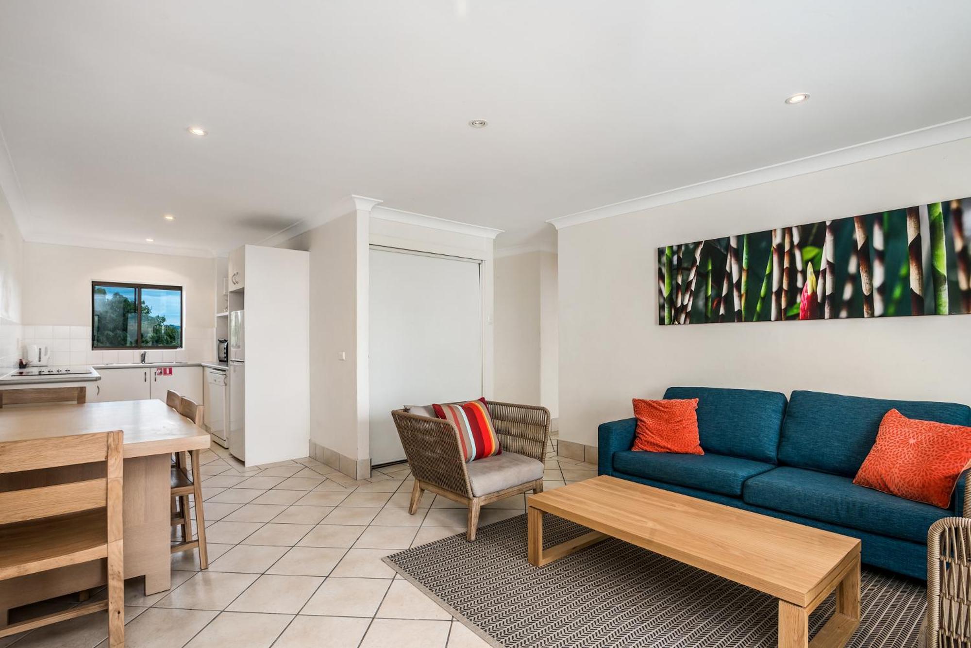 Bayview Beachfront Apartments, In Town Right On The Beach Byron Bay Room photo