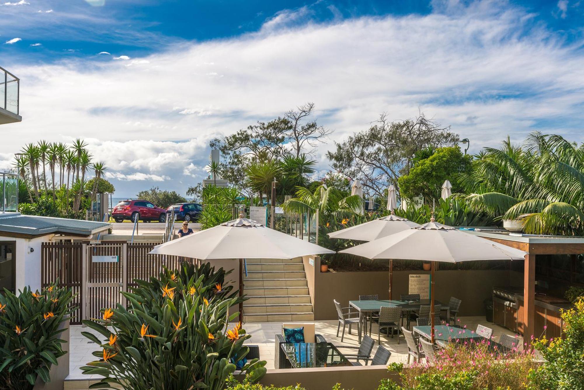 Bayview Beachfront Apartments, In Town Right On The Beach Byron Bay Exterior photo